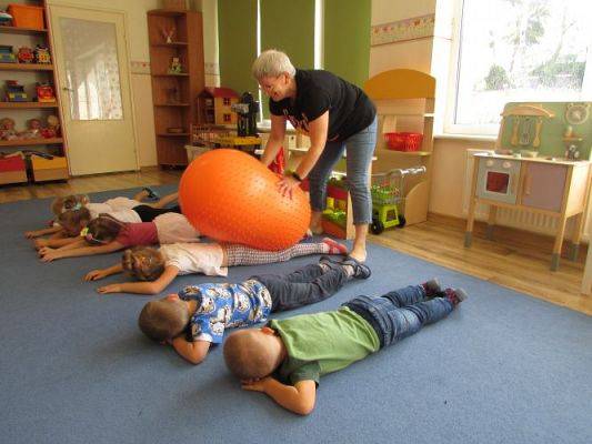 Grafika #31: Wakacje w przedszkolu - Zajęcia z integracji sensorycznej