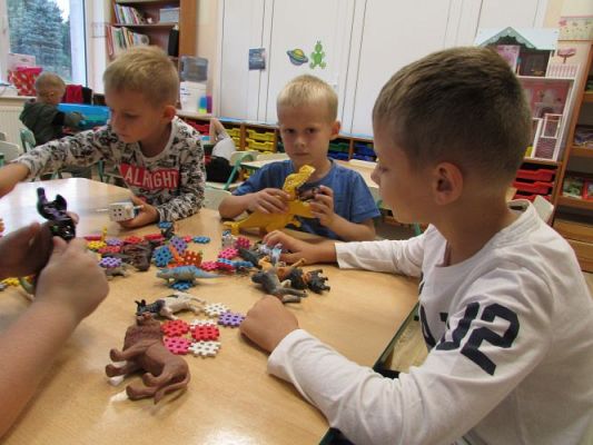 Grafika #2: Wakacje w Przedszkolu - Zabawy tematyczne w kącikach zainteresowań