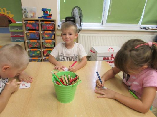 Grafika #18: Wakacje w Przedszkolu - Poznajemy planety Układu Słonecznego