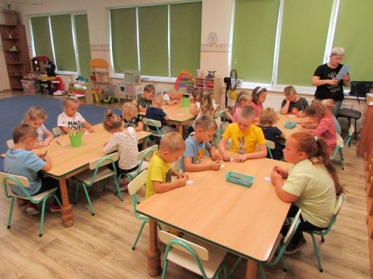 Grafika #23: Wakacje w Przedszkolu - Poznajemy planety Układu Słonecznego