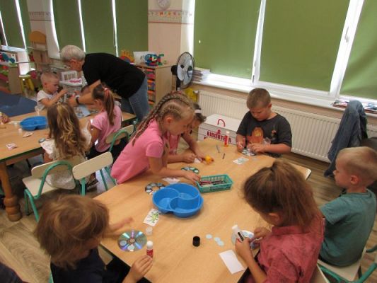 Grafika #27: Wakacje w Przedszkolu - Poznajemy planety Układu Słonecznego