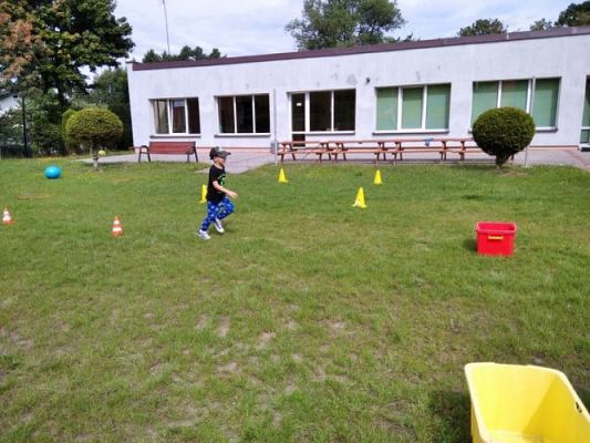 Grafika #1: Wakacyjne zabawy w ogrodzie przedszkolnym