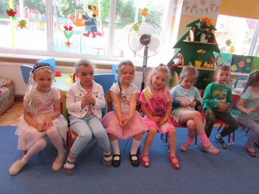 Grafika #1: 10.06.2021 Pogadanka z policjantem nt. "Bezpieczne wakacje"