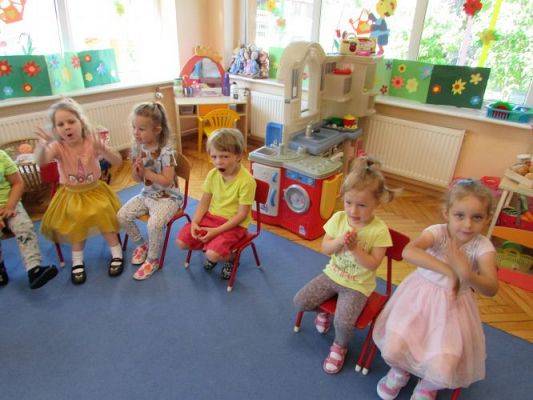 Grafika #3: 10.06.2021 Pogadanka z policjantem nt. "Bezpieczne wakacje"