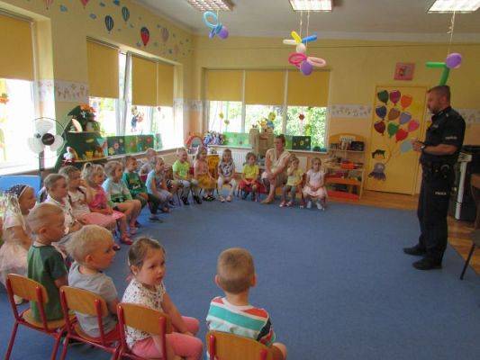 Grafika #6: 10.06.2021 Pogadanka z policjantem nt. "Bezpieczne wakacje"
