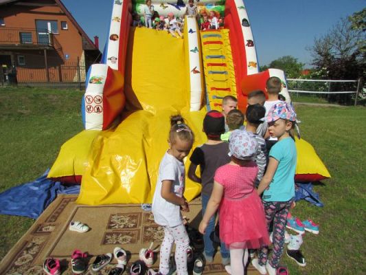 Grafika #22: 02.06.2021 Niespodzianka z okazji Dnia Dziecka