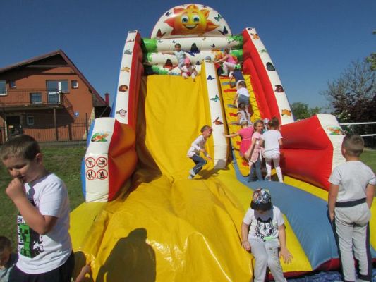 Grafika #28: 02.06.2021 Niespodzianka z okazji Dnia Dziecka