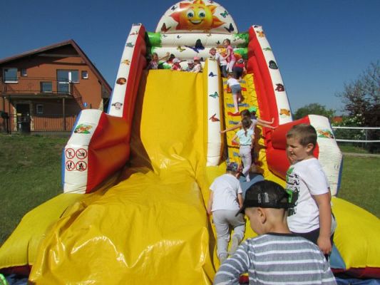 Grafika #30: 02.06.2021 Niespodzianka z okazji Dnia Dziecka