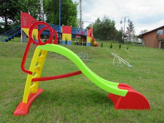 Grafika #4: Nowe zabawki w ogrodzie przedszkolnym