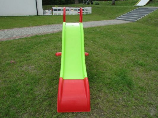 Grafika #6: Nowe zabawki w ogrodzie przedszkolnym