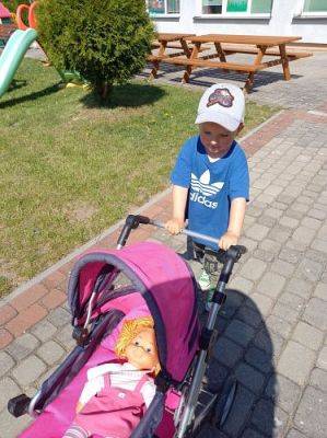 Grafika #11: 13.05.2021 Zabawy w ogrodzie przedszkolnym