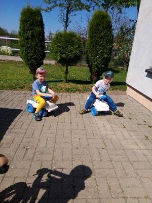 Grafika #18: 13.05.2021 Zabawy w ogrodzie przedszkolnym