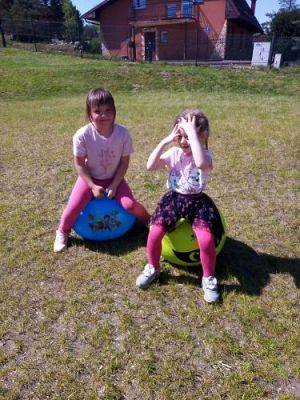 Grafika #40: 13.05.2021 Zabawy w ogrodzie przedszkolnym