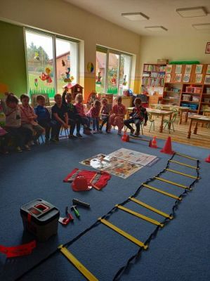 Grafika #12: 04.05.2021 Dzień Strażaka gr III