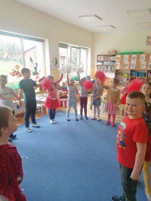 Grafika #5: 29.04.2021 Międzynarodowy Dzień Tańca gr III