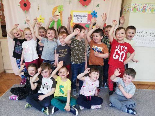 Grafika #1: 29.04.2021 Międzynarodowy Dzień Tańca gr II