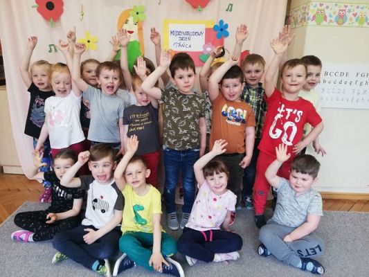 Grafika #5: 29.04.2021 Międzynarodowy Dzień Tańca gr II