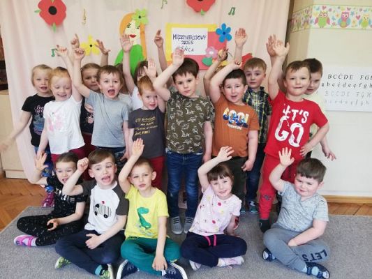 Grafika #11: 29.04.2021 Międzynarodowy Dzień Tańca gr II