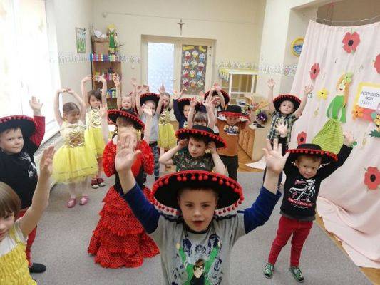 Grafika #13: 29.04.2021 Międzynarodowy Dzień Tańca gr II