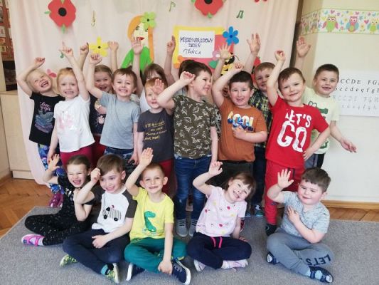 Grafika #14: 29.04.2021 Międzynarodowy Dzień Tańca gr II