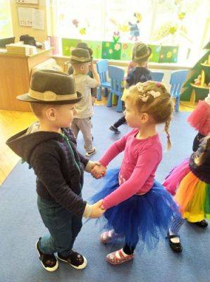 Grafika #10: 29.04.2021 Międzynarodowy Dzień Tańca gr I