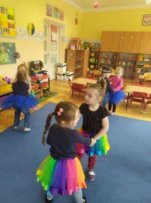 Grafika #11: 29.04.2021 Międzynarodowy Dzień Tańca gr I