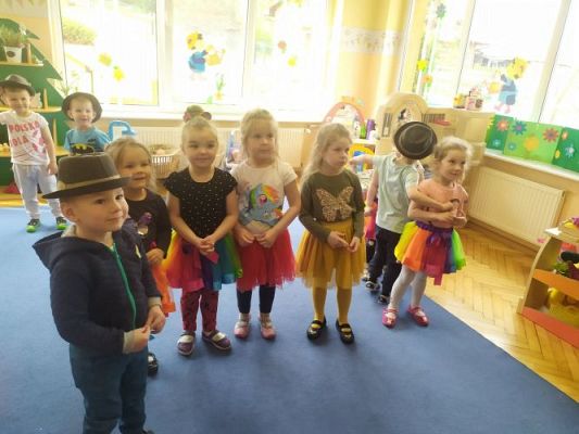 Grafika #16: 29.04.2021 Międzynarodowy Dzień Tańca gr I