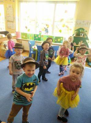 Grafika #17: 29.04.2021 Międzynarodowy Dzień Tańca gr I