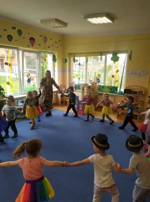 Grafika #24: 29.04.2021 Międzynarodowy Dzień Tańca gr I