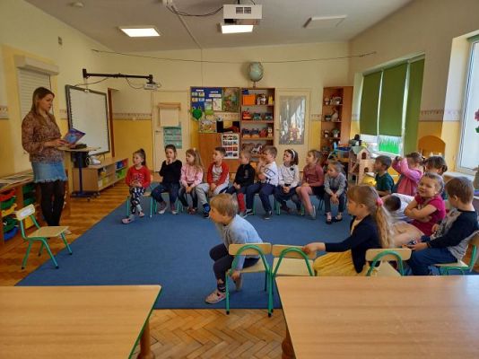 Grafika #8: 23.04.2021 ŚWIATOWY DZIEŃ KSIĄZKI GR III