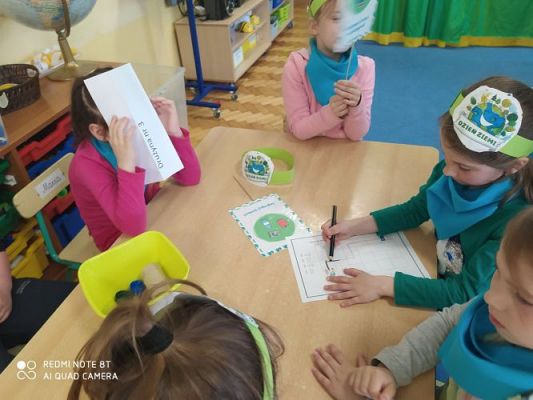 Grafika #0: 22.04.2021 Dzień Ziemi gr III