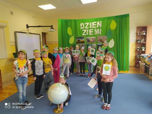 Grafika #4: 22.04.2021 Dzień Ziemi gr III
