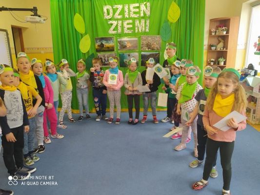 Grafika #11: 22.04.2021 Dzień Ziemi gr III