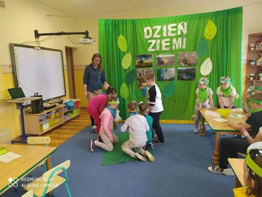 Grafika #17: 22.04.2021 Dzień Ziemi gr III