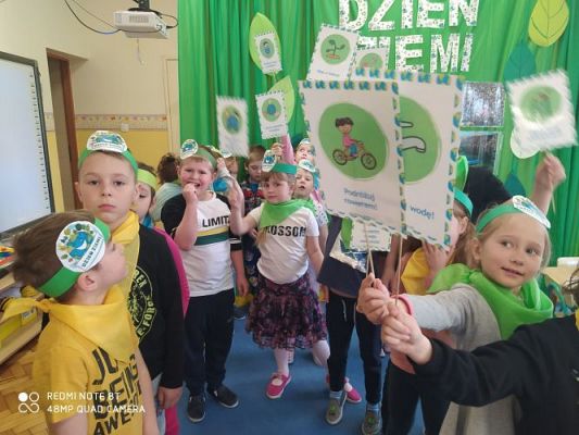 Grafika #20: 22.04.2021 Dzień Ziemi gr III