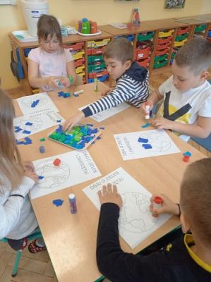 Grafika #28: 22.04.2021 Dzień Ziemi gr III