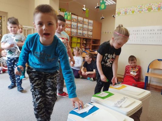 Grafika #9: 22.04.2021 Dzień Ziemi gr II