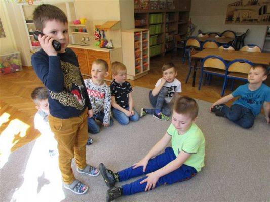 Grafika #50: 19.04.2021 Poznajemy pracę pracowników służby zdrowia gr II