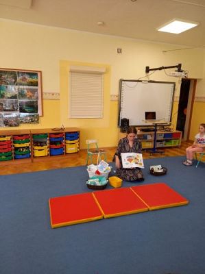 Grafika #0: 19.04.2021 Poznajemy pracę pracowników służby zdrowia gr III