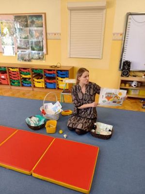 Grafika #2: 19.04.2021 Poznajemy pracę pracowników służby zdrowia gr III