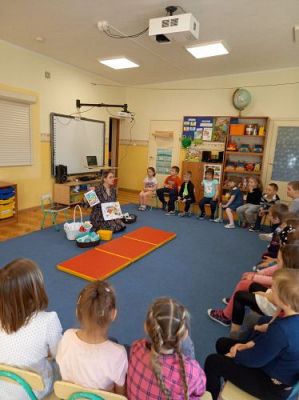 Grafika #4: 19.04.2021 Poznajemy pracę pracowników służby zdrowia gr III