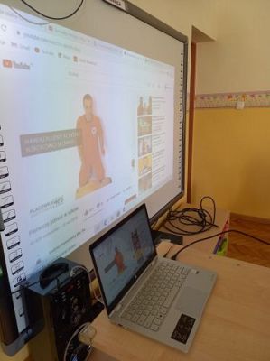 Grafika #16: 19.04.2021 Poznajemy pracę pracowników służby zdrowia gr III