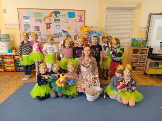 Grafika #0: 22.03.2021 Wiosenne zabawy w grupie III