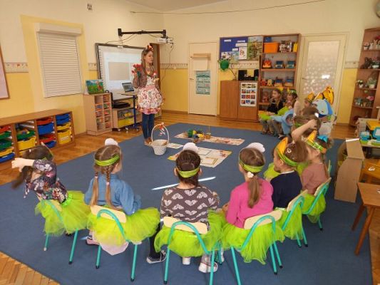 Grafika #1: 22.03.2021 Wiosenne zabawy w grupie III