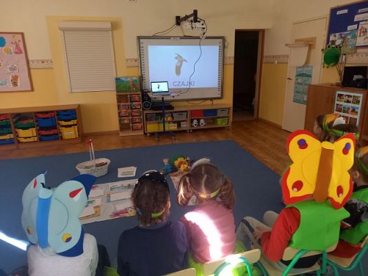 Grafika #6: 22.03.2021 Wiosenne zabawy w grupie III