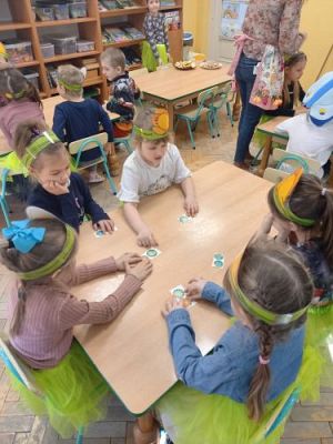 Grafika #40: 22.03.2021 Wiosenne zabawy w grupie III