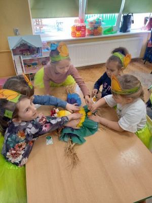 Grafika #42: 22.03.2021 Wiosenne zabawy w grupie III