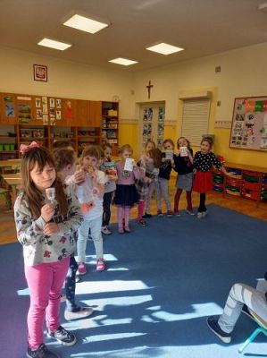 Grafika #10: 10.03.2021 Dzień małych mężczyzn w gr III