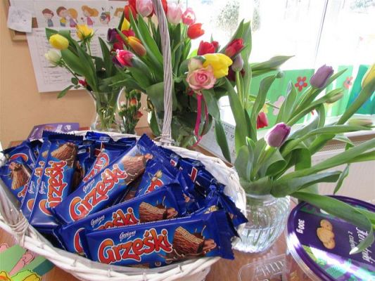 Grafika #7: 08.03.2021 Dzień Kobiet