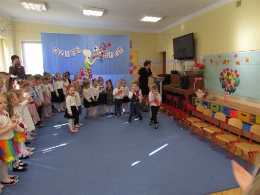 Grafika #22: 08.03.2021 Dzień Kobiet